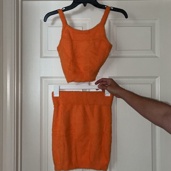 SOLD⭐️ NWT 2-Piece Set Knitted Sleeveless Crop Top and Mini Skirt Loungewear - Picture 3 of 16